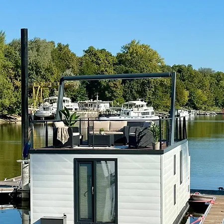 Prestige Yacht Complex