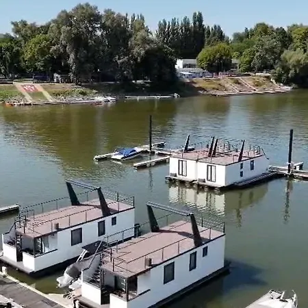 Prestige Yacht Complex Budapesta