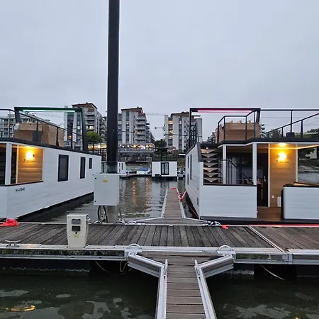 Complex Prestige Yacht Budapesta