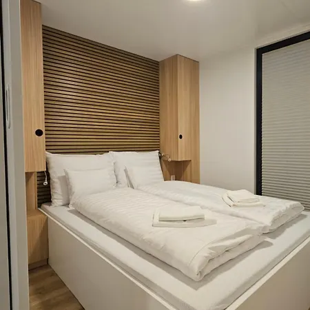 Resort Prestige Yacht *