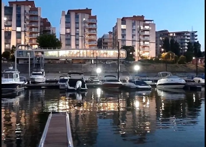 Prestige Yacht * Budapešť