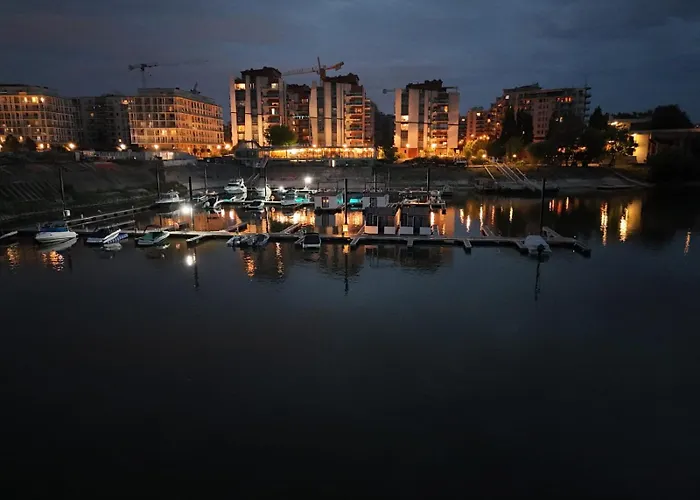 Prestige Yacht Θέρετρο *