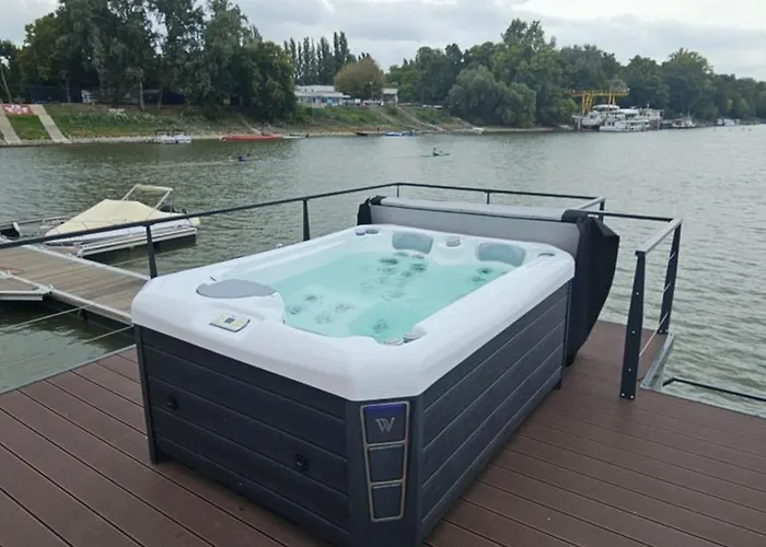 Курортный комплекс Prestige Yacht Будапешт