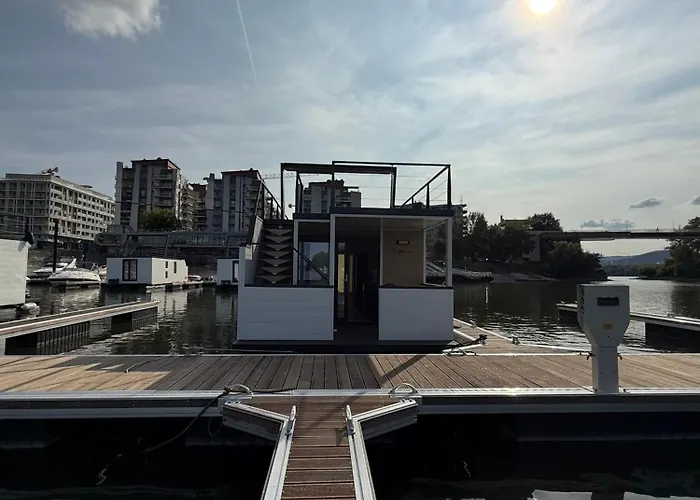 Prestige Yacht * Budapešť